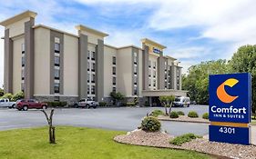 Comfort Inn & Suites Airport